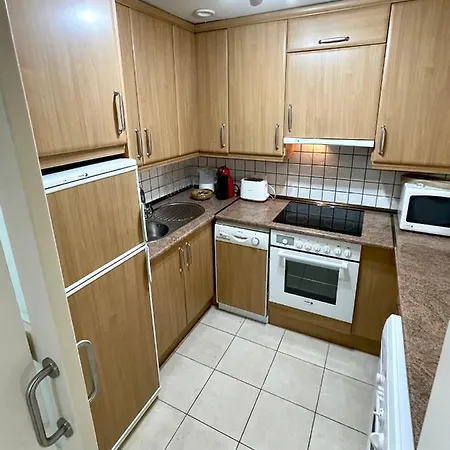 Apartment Gecko With Private Parking - 1 Minutes From The Oceanfront! *