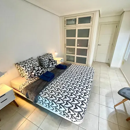 Gecko With Private Parking - 1 Minutes From The Oceanfront! Appartamento